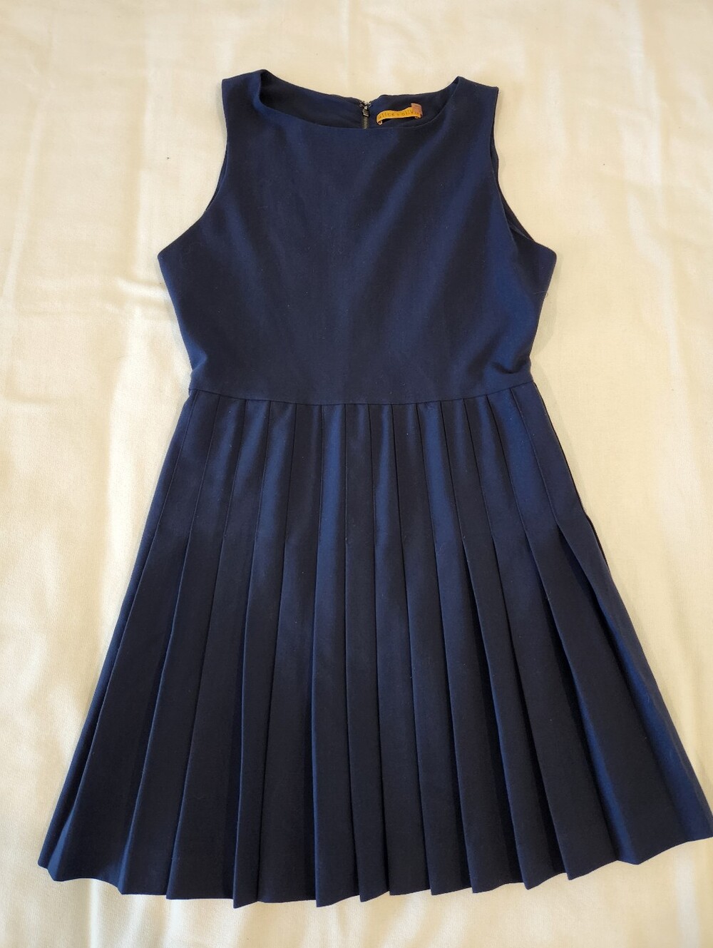 Alice and Olivia Pleated Jumper Dress Size Medium Navy Blue Preppy Academic